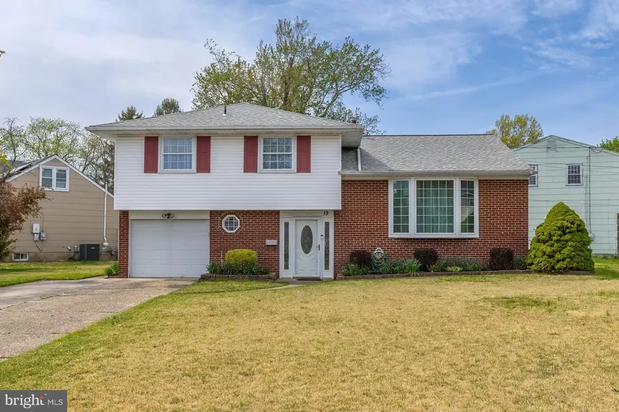 19 Fairmount Dr, Glassboro, NJ 08028 - #2