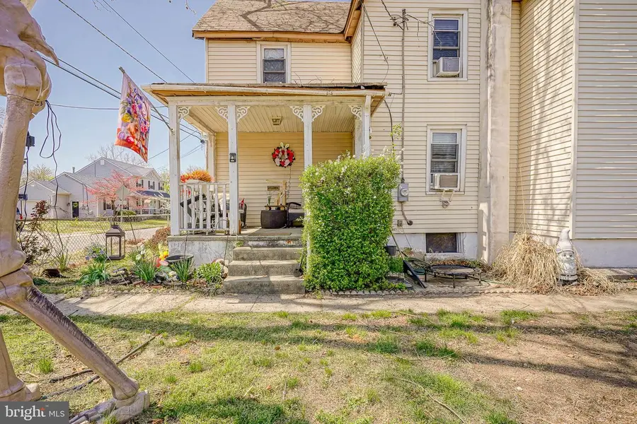1015 Philadelphia Ave, National Park, NJ 08063 - #2