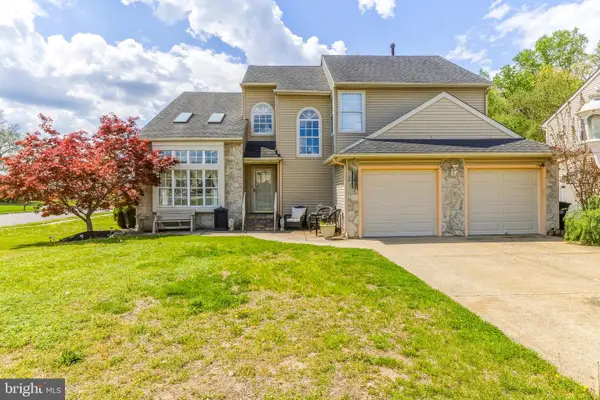 30 Long Bow Dr, SEWELL, NJ 08080