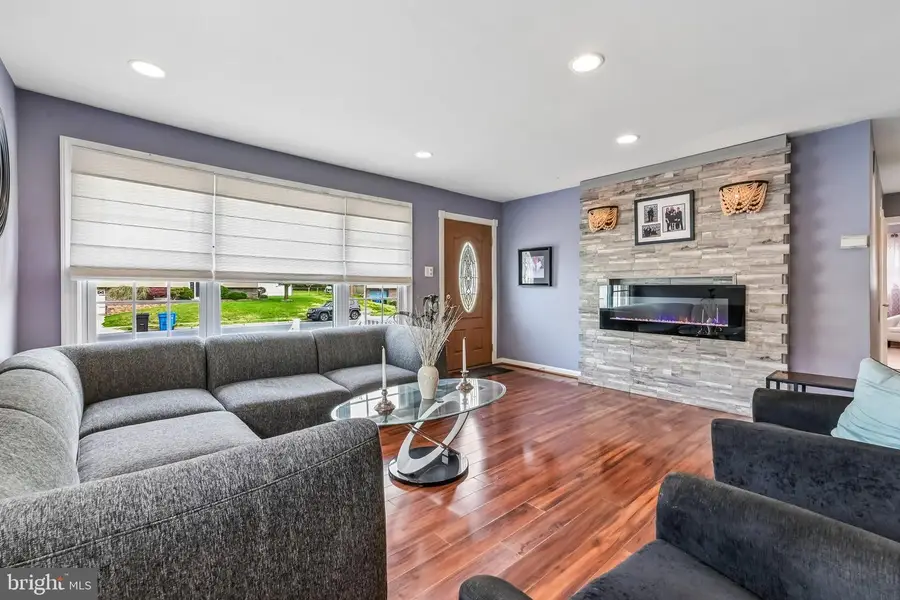 19 Barclay Drive, Turnersville, NJ 08012 - #2