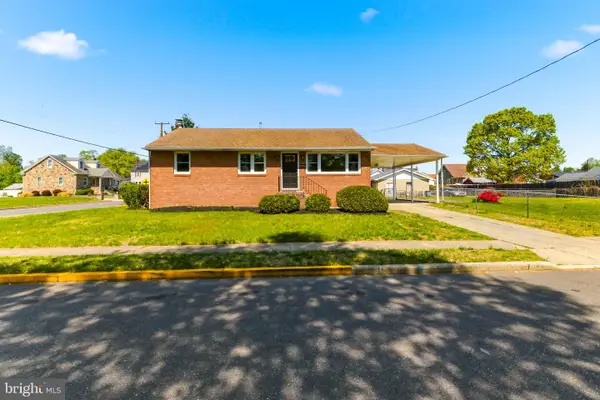 157 S Poplar St, GIBBSTOWN, NJ 08027