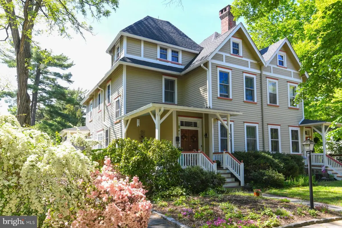 204 E Willow St, Wenonah, NJ 08090 - #1