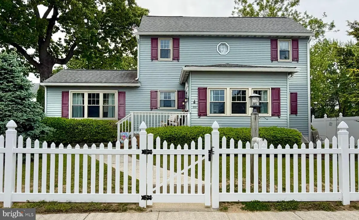 200 N Oak Ave, National Park, NJ 08063 - #1