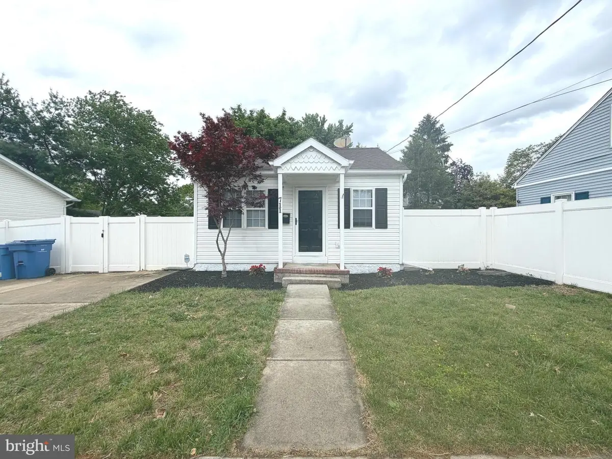 711 Asbury Ave, National Park, NJ 08063 - #1