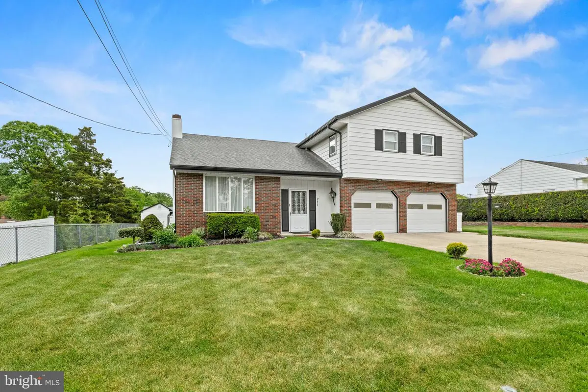 211 Spruce St, Blackwood, NJ 08012 - #1
