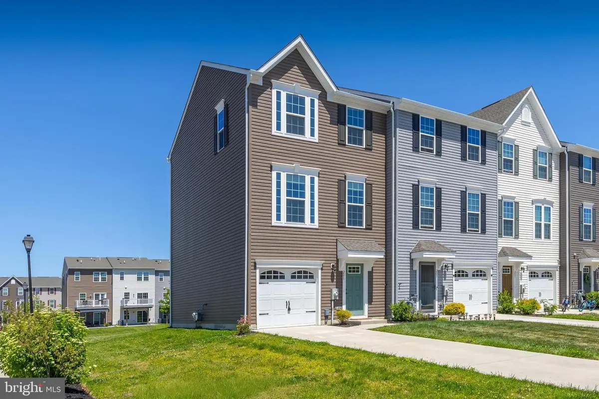 201 Dalton Dr, Swedesboro, NJ 08085 - #1