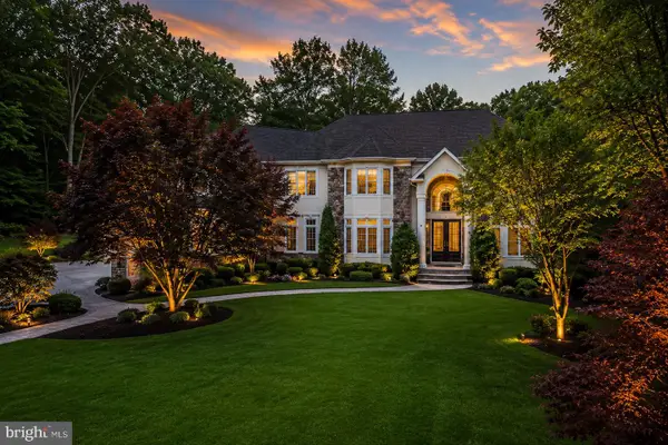 209 Forest Woods Dr, MULLICA HILL, NJ 08062