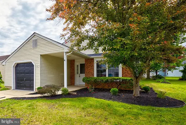 27 Kelly Dr, DEPTFORD, NJ 08096