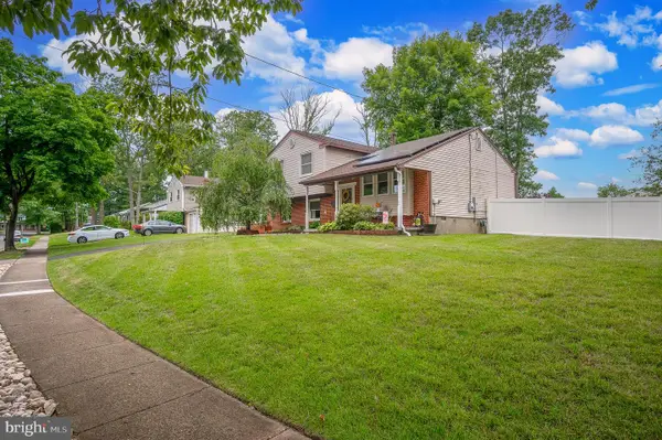 812 Jamestown Rd, TURNERSVILLE, NJ 08012