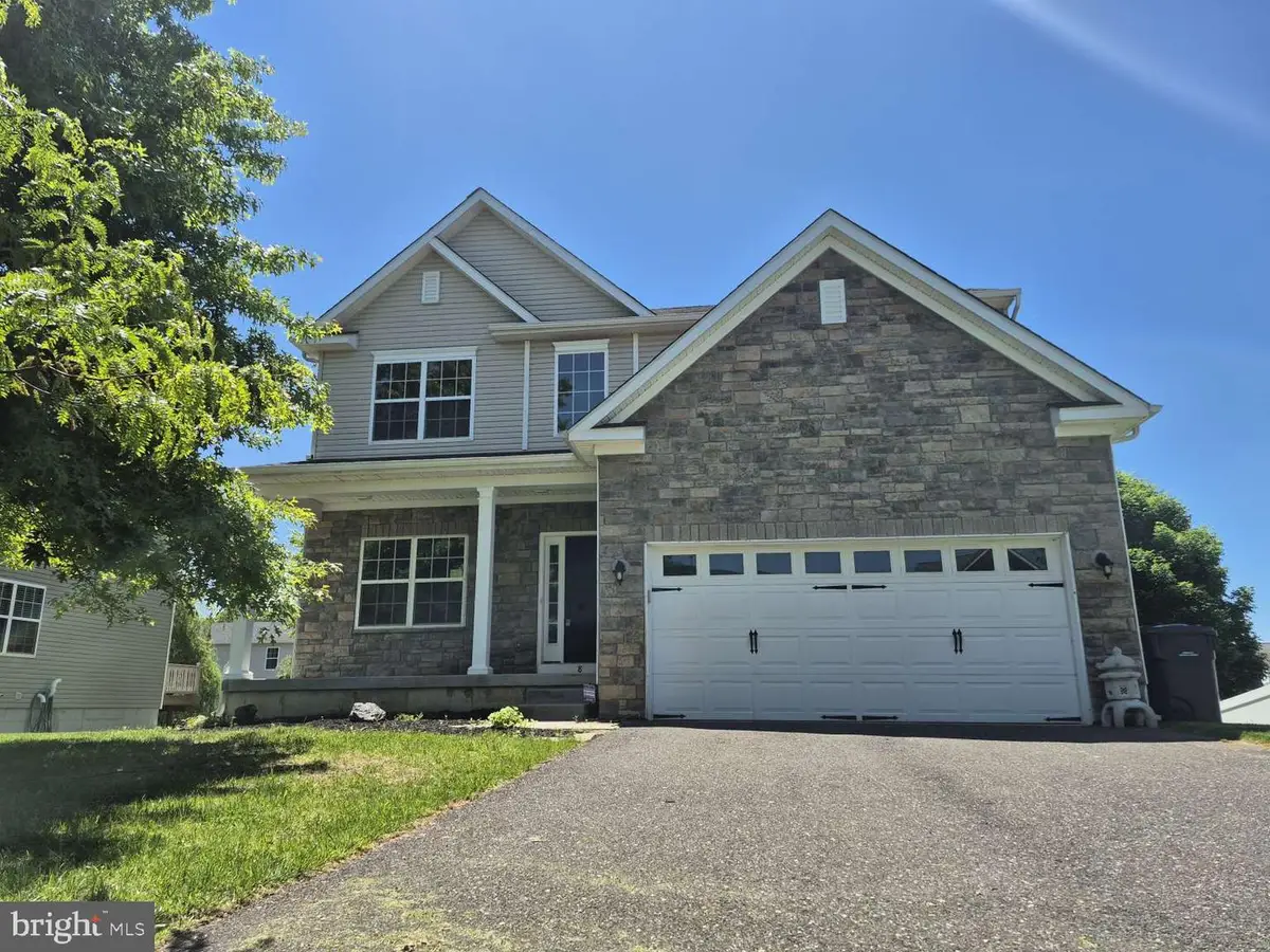 8 Locust Ln, Swedesboro, NJ 08085 - #1