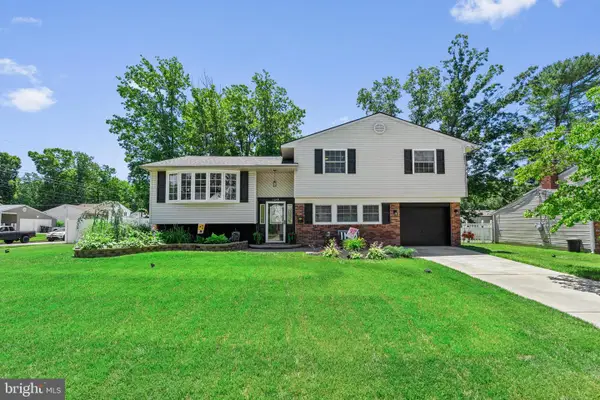 1049 Standish Dr, BLACKWOOD, NJ 08012