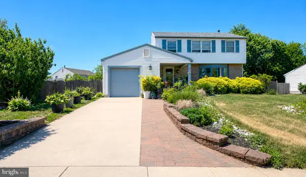24 Castor Ct, BLACKWOOD, NJ 08012