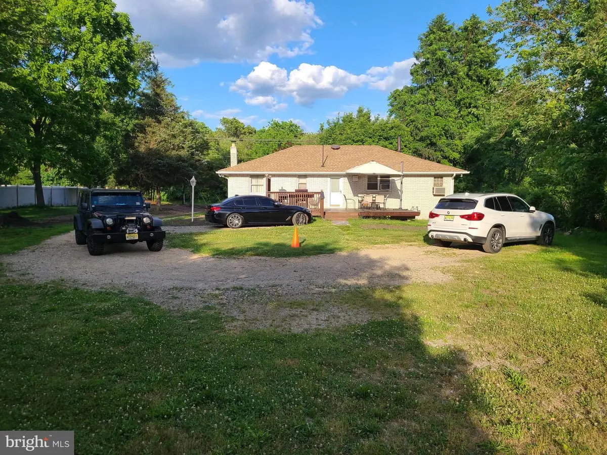 321 N Tuckahoe Rd, Williamstown, NJ 08094 - #1