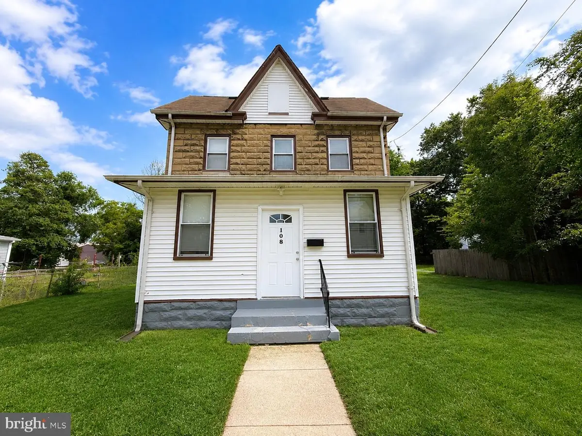 108 W Buck St, Paulsboro, NJ 08066 - #1
