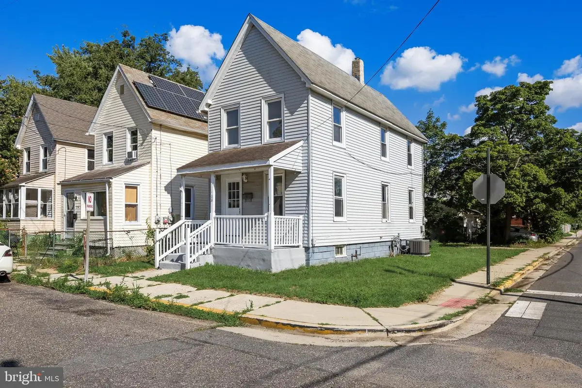 28 W Monroe St, Paulsboro, NJ 08066 - #1