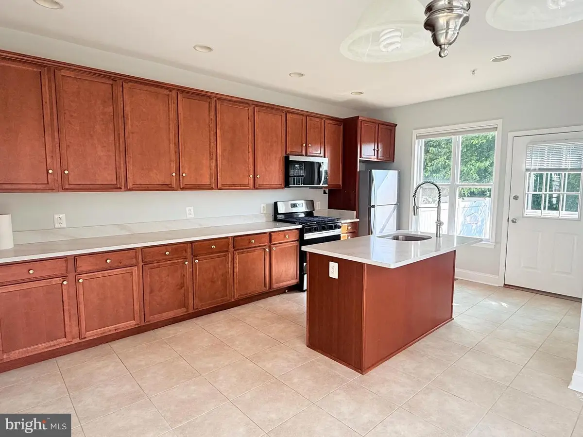 8 Mechanic St, Swedesboro, NJ 08085 - #1