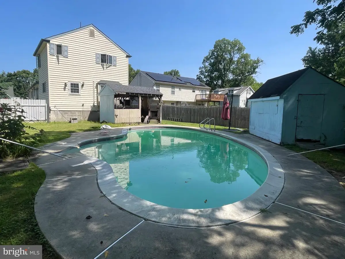 816 Indian Trl, Woodbury, NJ 08096 - #1