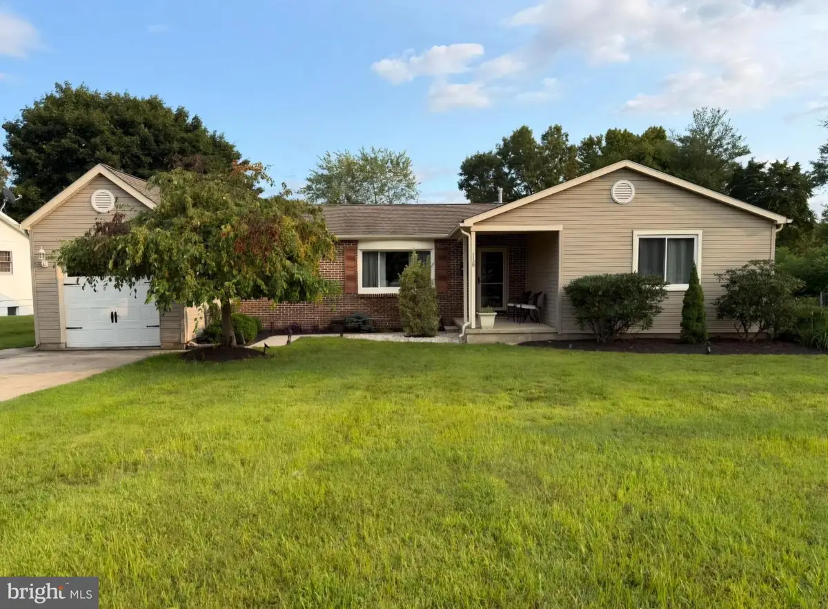 738 Allen Ave, Gibbstown, NJ 08027 - #1