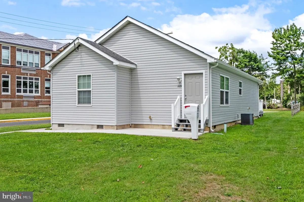 229 Church St, Williamstown, NJ 08094 - #1