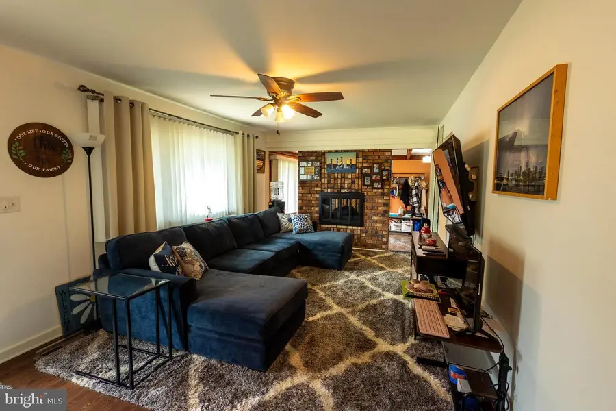 301 Lincoln Ave, Paulsboro, NJ 08066 - #3