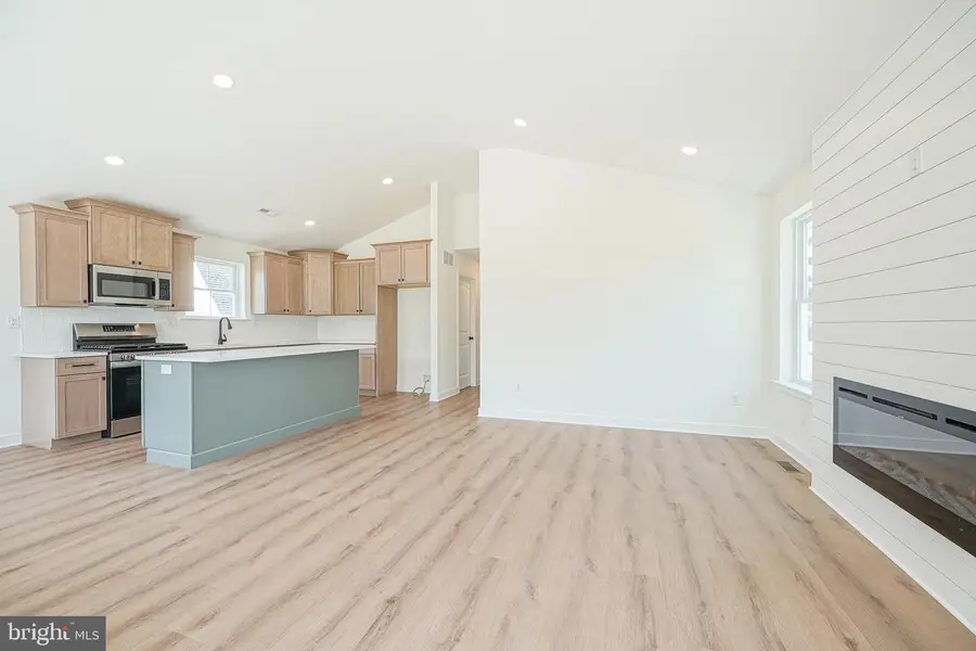 127 Newton Ave, Gibbstown, NJ 08027 - #3