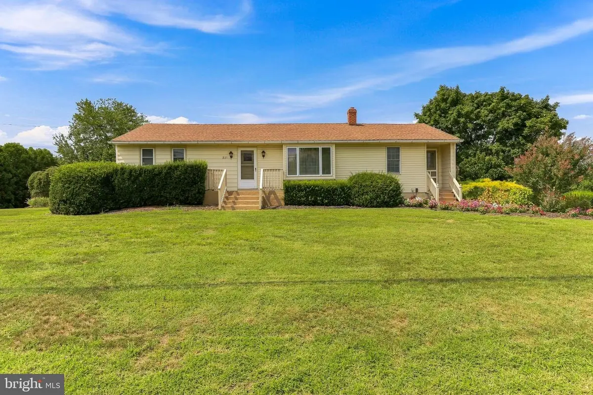 221 Sherwin Rd, Mullica Hill, NJ 08062 - #1