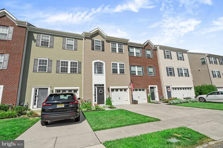 425 Dogwood Dr, Woodbury, NJ 08096 - #3