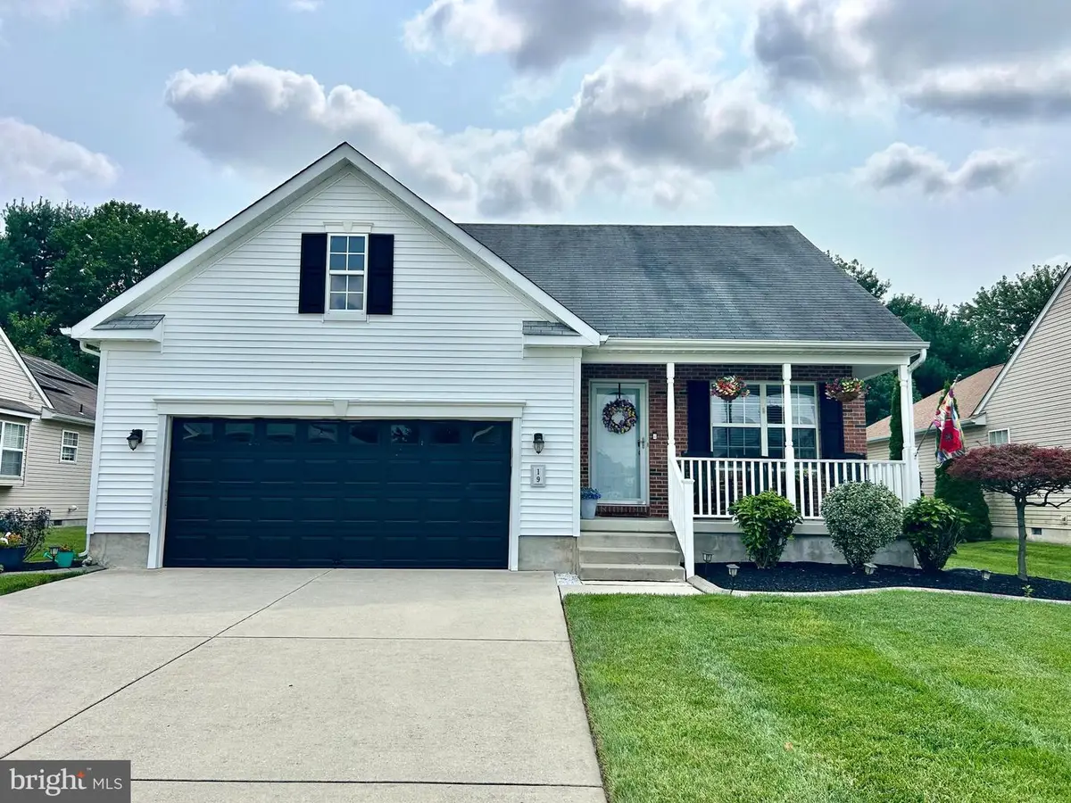 19 Silver Creek Dr, Mantua, NJ 08051 - #1