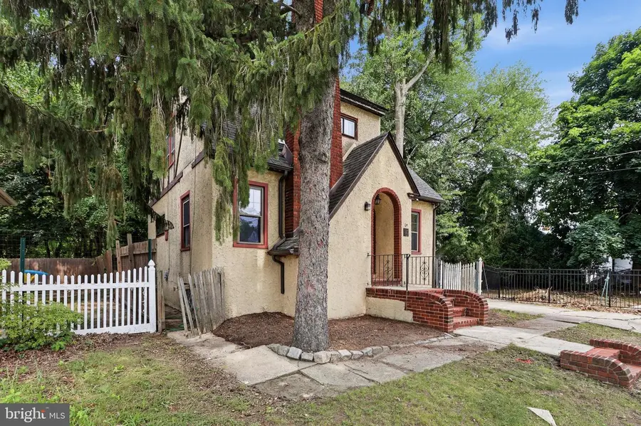 146 W Barber Ave, Woodbury, NJ 08096 - #2