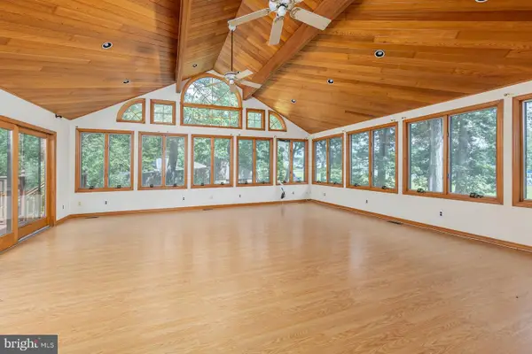 8 Grove Rd, SEWELL, NJ 08080