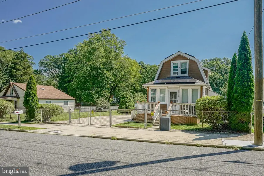 620 Oak Ave, Woodbury, NJ 08096 - #2