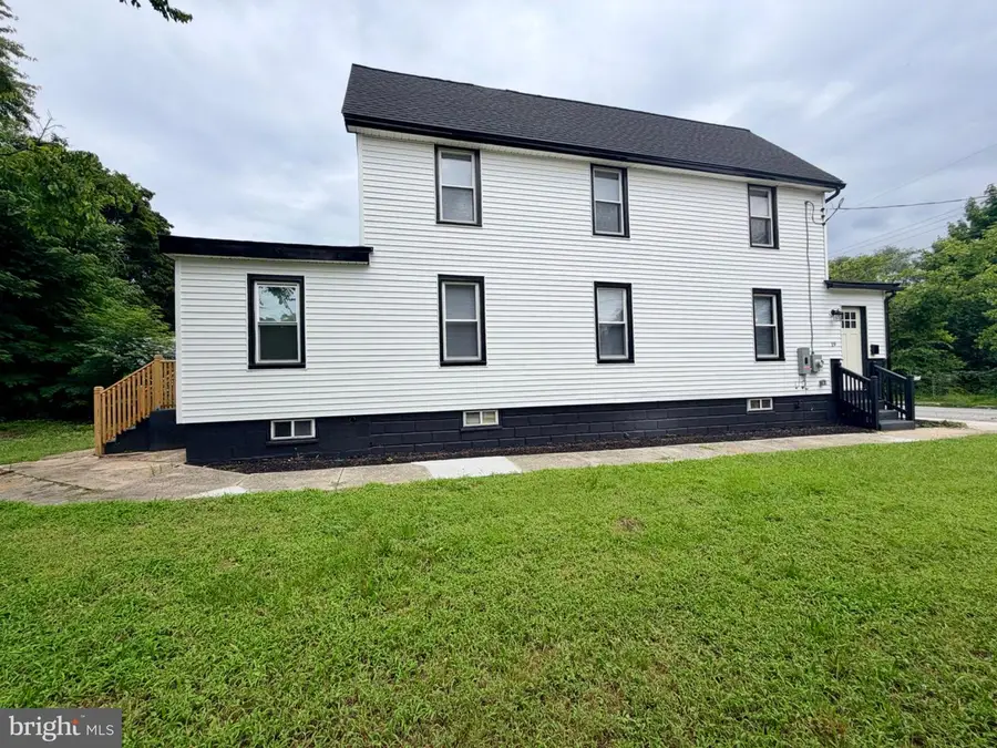 19 W Madison St, Paulsboro, NJ 08066 - #2