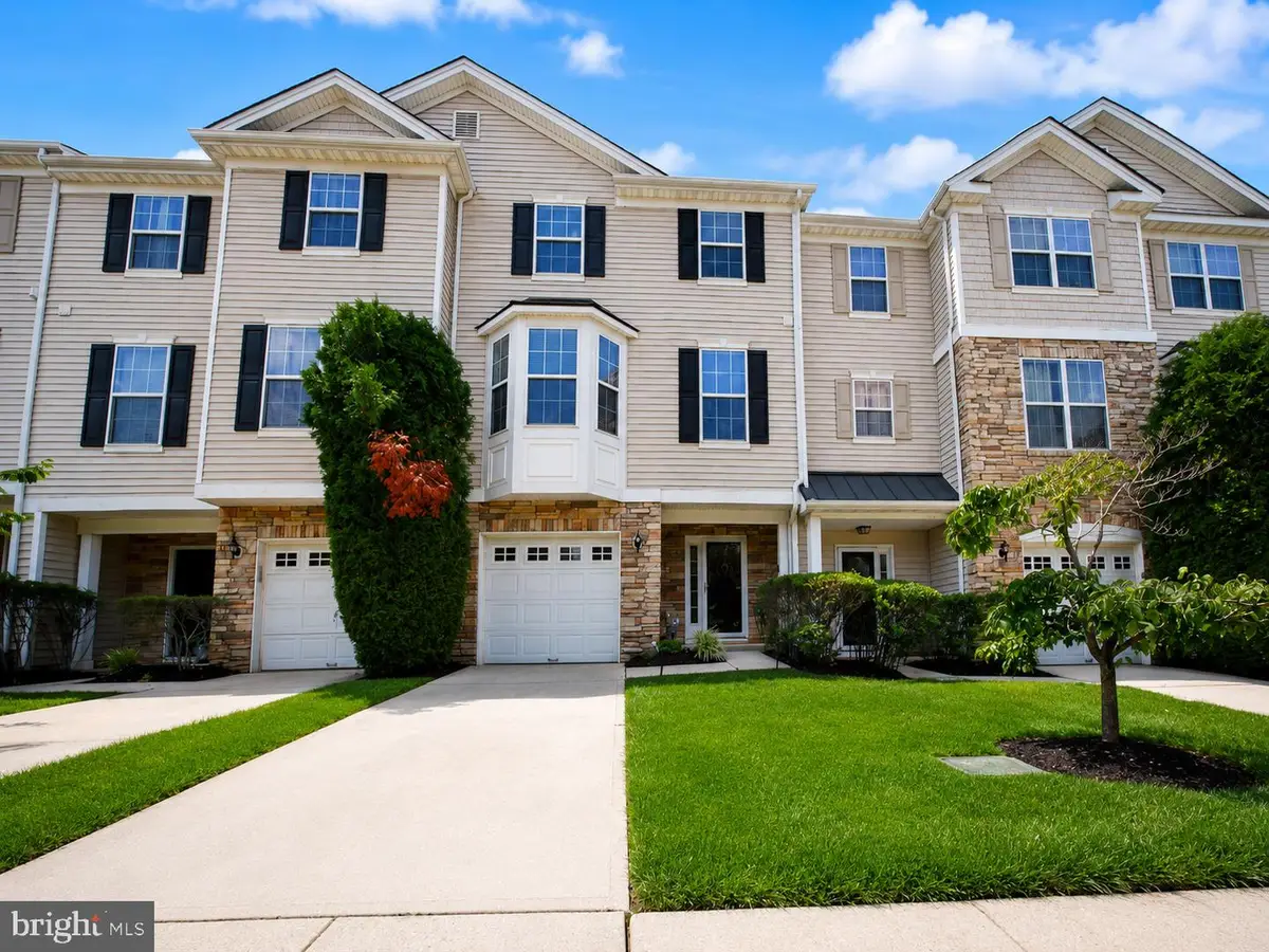 111 Acorn Dr, Mount Royal, NJ 08061 - #1