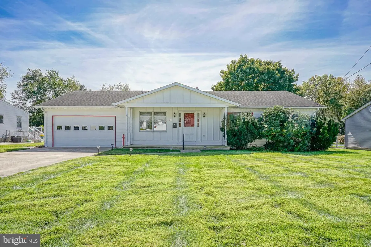 734 Allen Ave, Gibbstown, NJ 08027 - #1