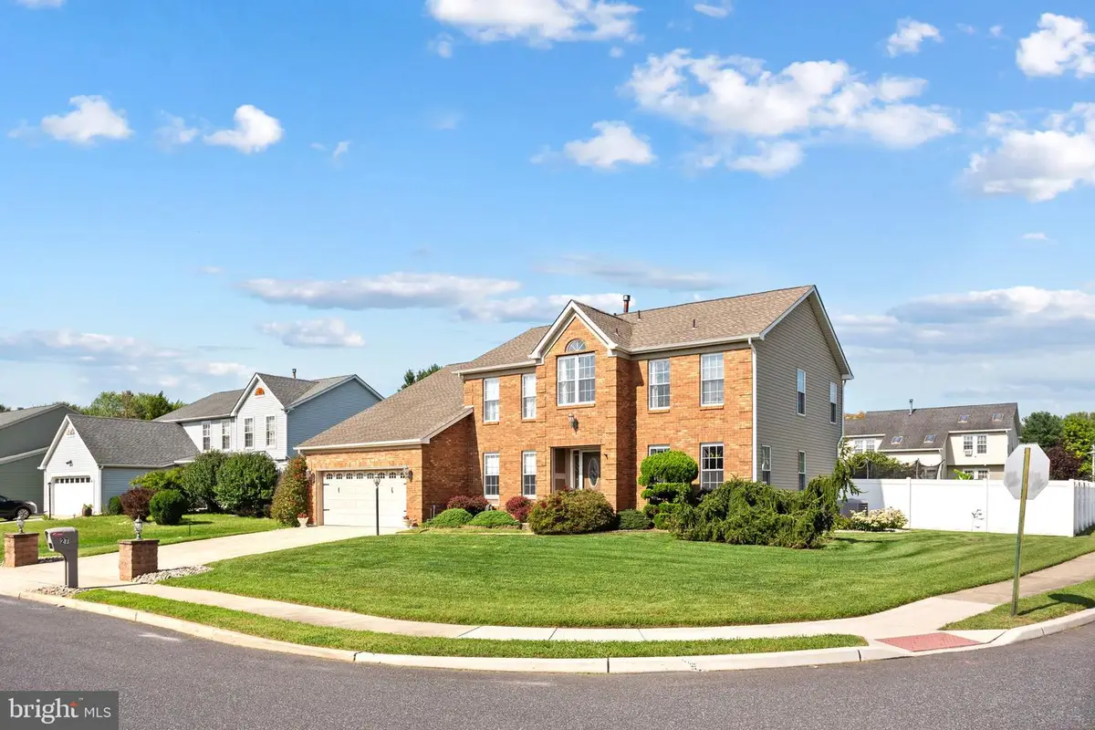 27 Glasgow Rd, Williamstown, NJ 08094 - #1