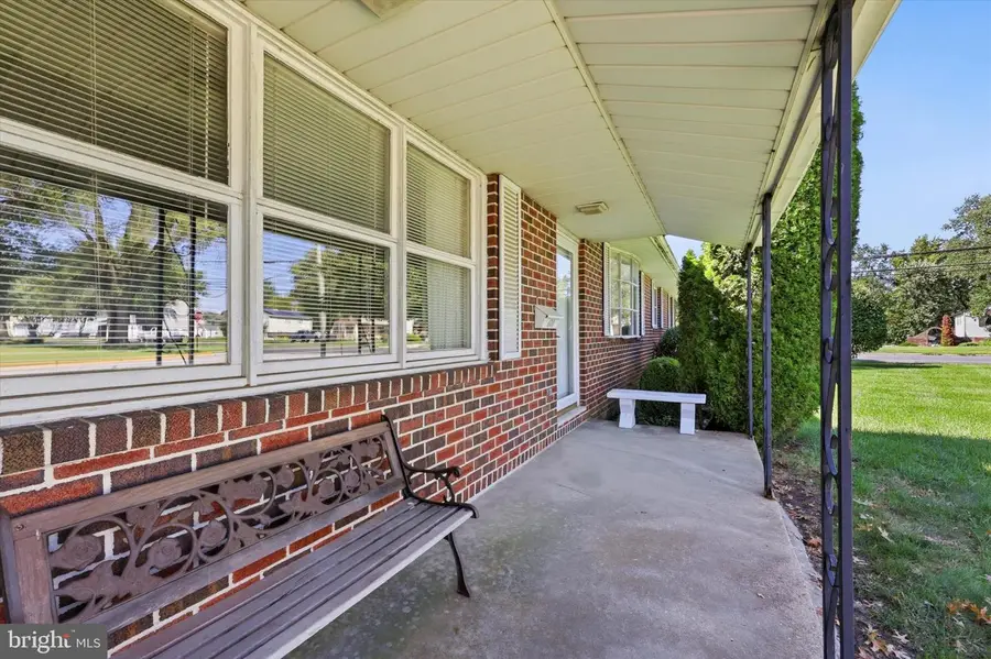 409 Wall St, Gibbstown, NJ 08027 - #3