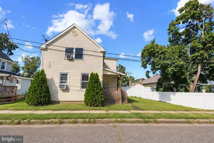 1 Queen St, Paulsboro, NJ 08066 - #2