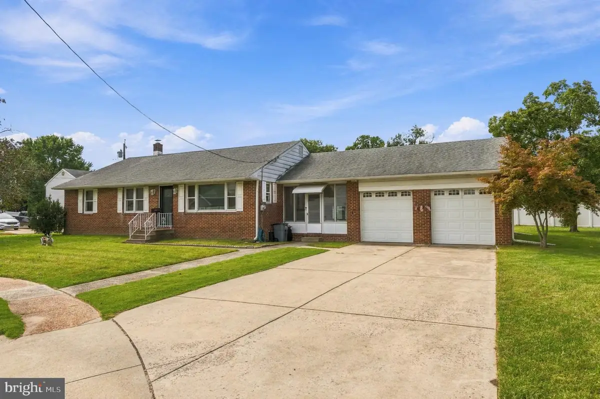 97 Center St, Gibbstown, NJ 08027 - #1