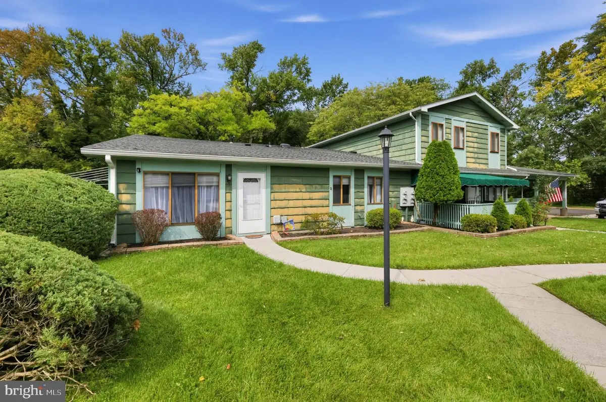 89 Woodway Dr, West Deptford, NJ 08066 - #1