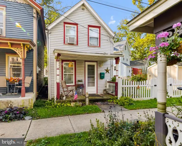 144 6th Ave, PITMAN, NJ 08071