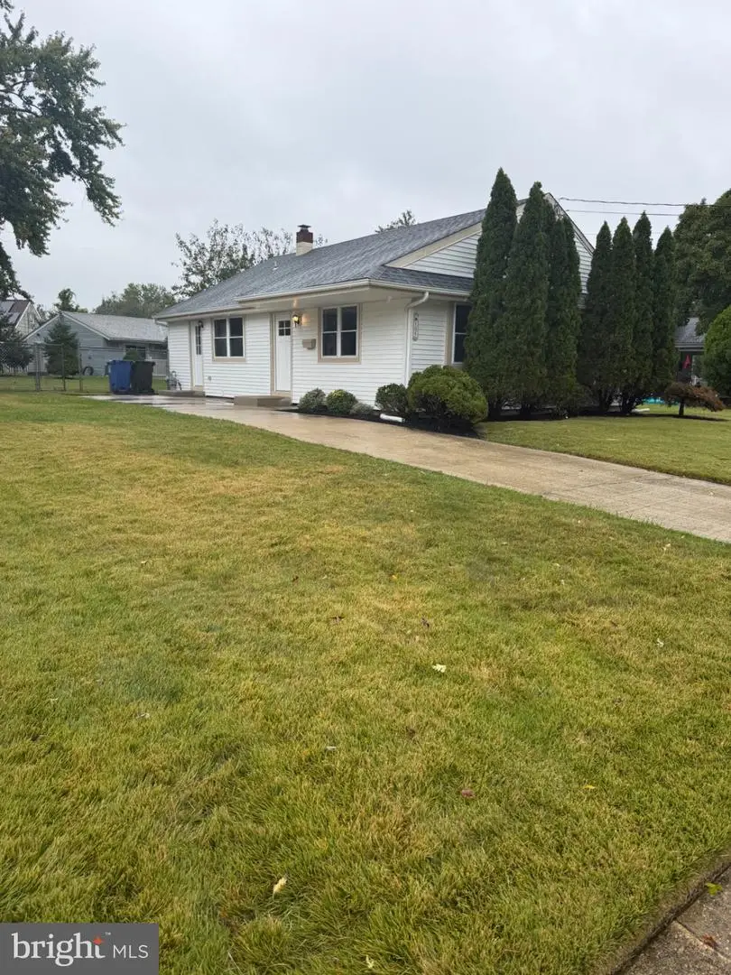 105 Holly Dr, West Deptford, NJ 08096 - #1