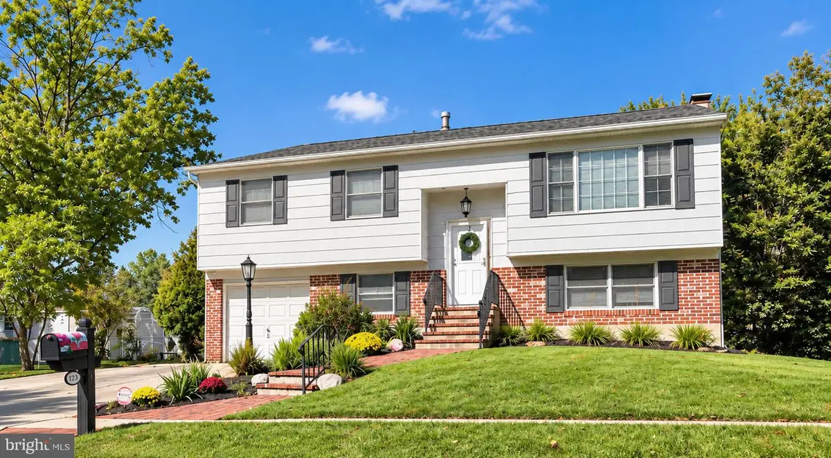 108 Hessian Run Ct, West Deptford, NJ 08093 - #1