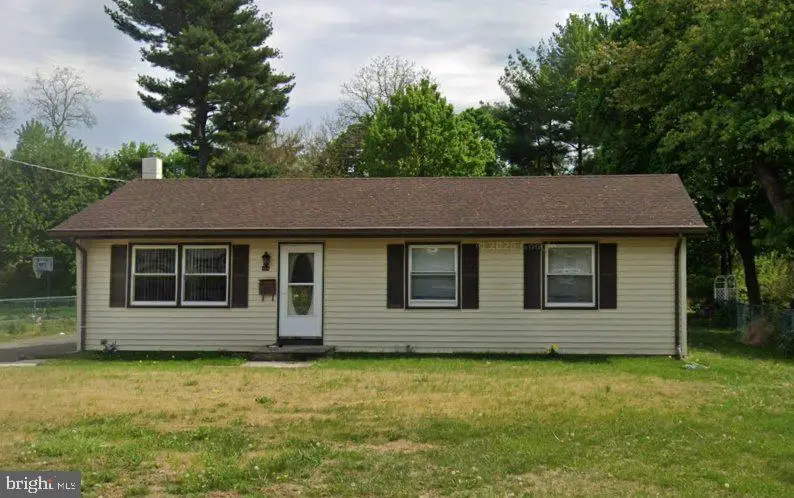 164 W Chestnut St, Clayton, NJ 08312 - #1