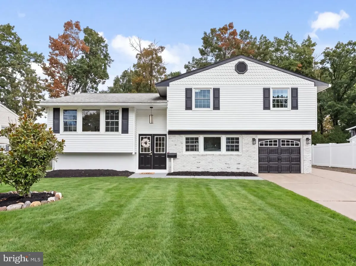 919 Grenville Dr, Blackwood, NJ 08012 - #1