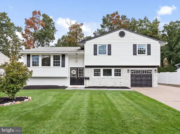 919 Grenville Dr, BLACKWOOD, NJ 08012
