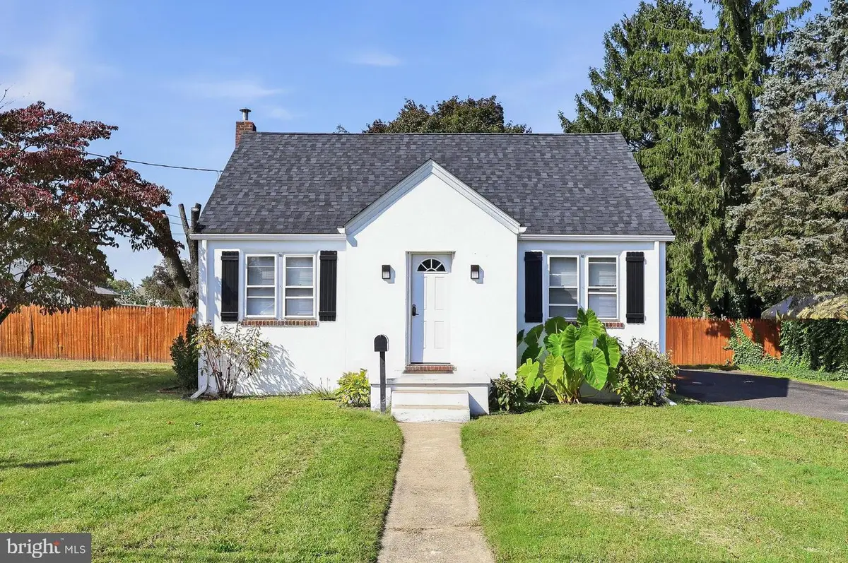 319 Pine St, Williamstown, NJ 08094 - #1