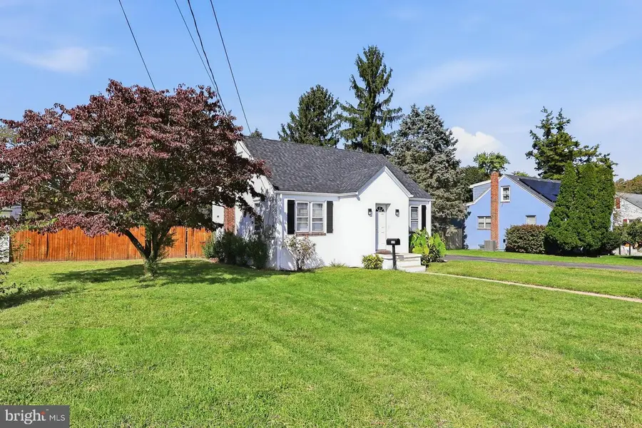 319 Pine St, Williamstown, NJ 08094 - #2