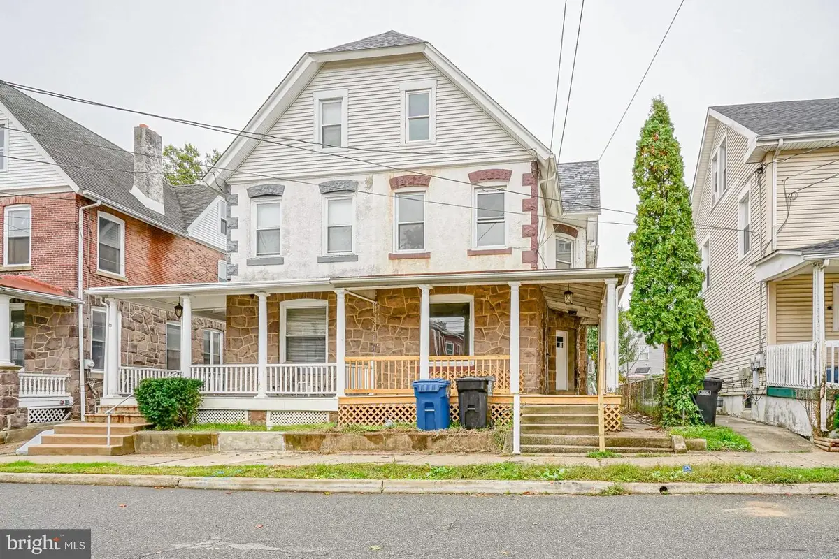 21 Hopkins St, Woodbury, NJ 08096 - #1