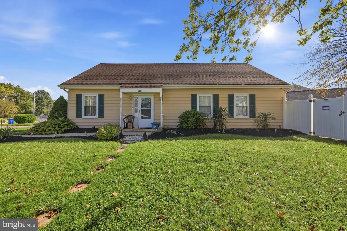 9 Hamilton St, Swedesboro, NJ 08085 - #1