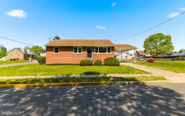157 S Poplar St, GIBBSTOWN, NJ 08027
